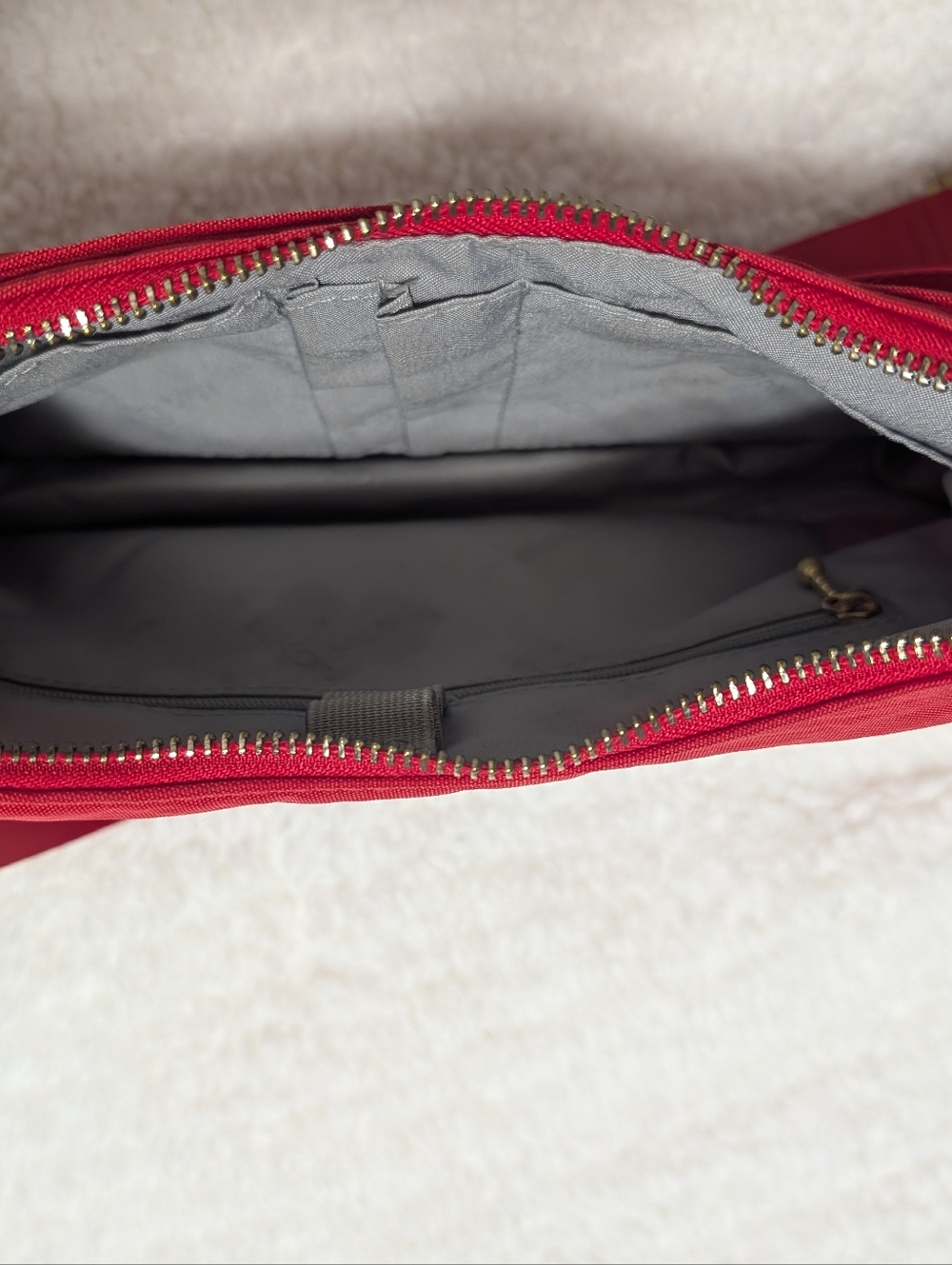 Baggallini | True Red Crossbody Purse - Picture 6 of 8